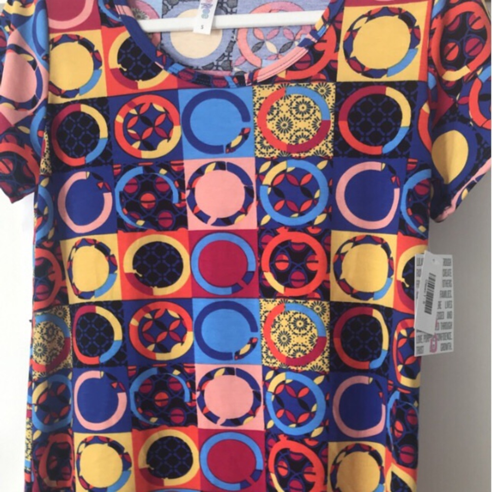 LuLaRoe classic tee